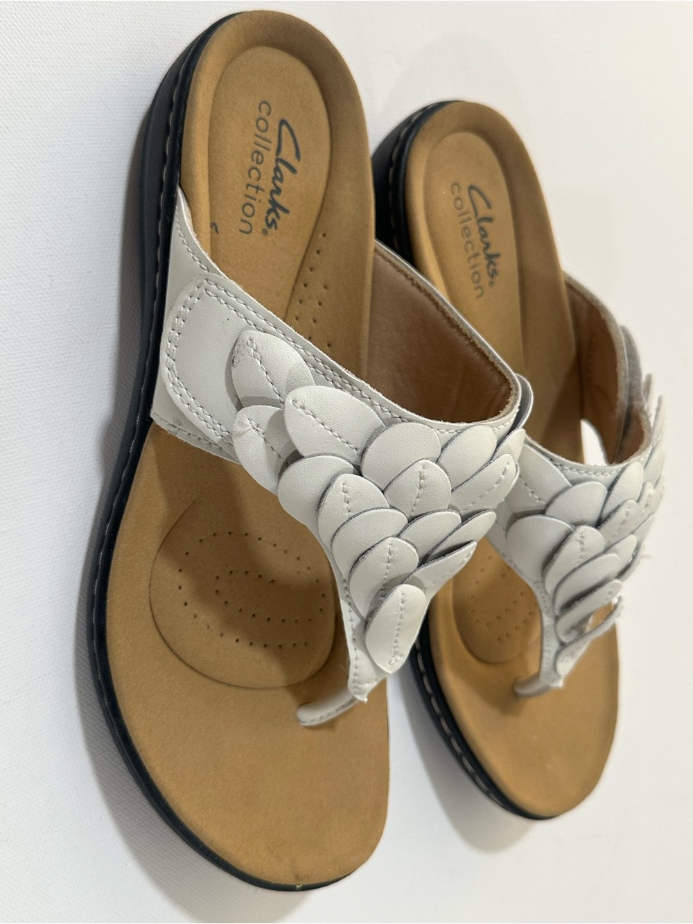 Clarks Womens Laurieann Palm Ivory Leather Casual  Sandals Shoes